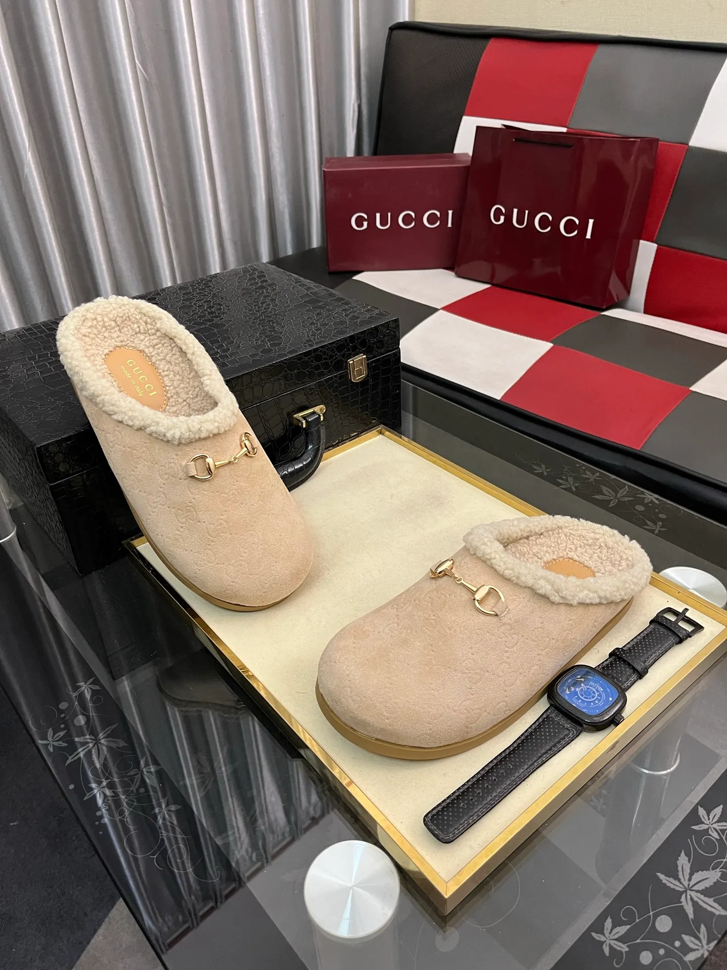Men's shoes 💰400⌚️⌚️Gucci plush slippers GUCCI. Gucci women's real hair half-slippers Italian top cowhide Imported top quality leather water-dyed cowhide lining Original bronze gold horsebit Italian cowhide outsole Size: 35−442️⃣Colors available